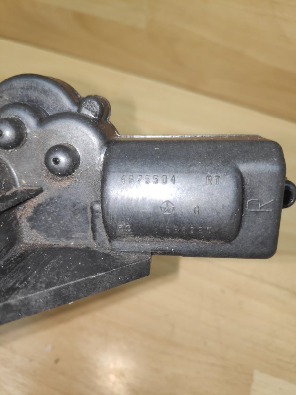 Моторчик форточки правый Dodge Caravan 3