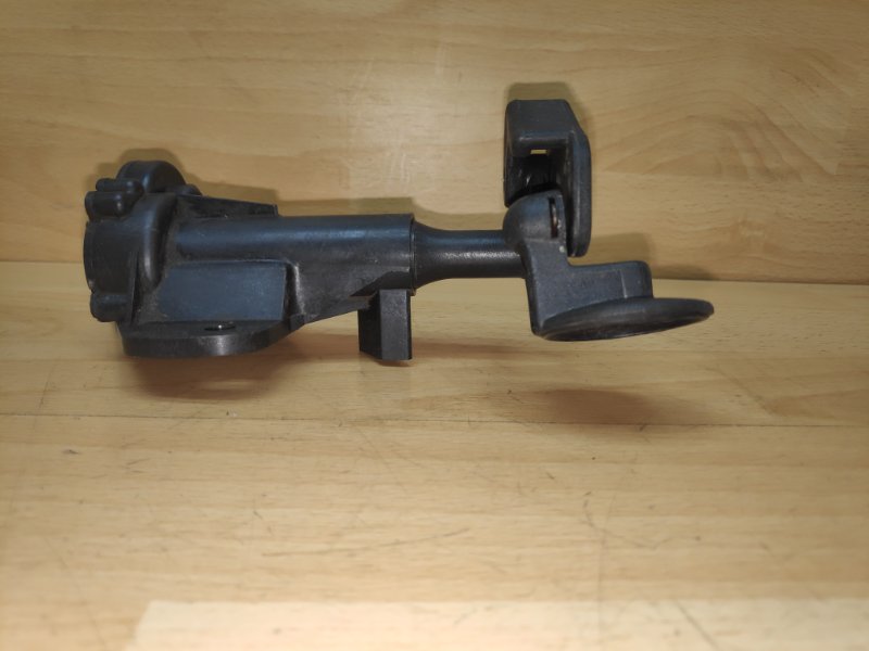 Моторчик форточки правый Caravan 3