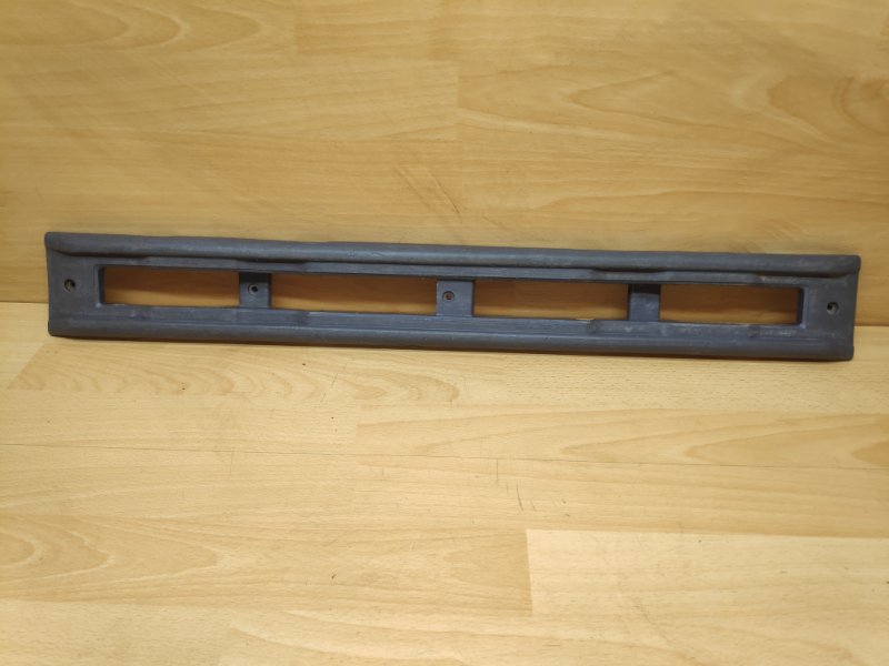 Накладка салона Dodge Caravan 3 04706768 Б/У