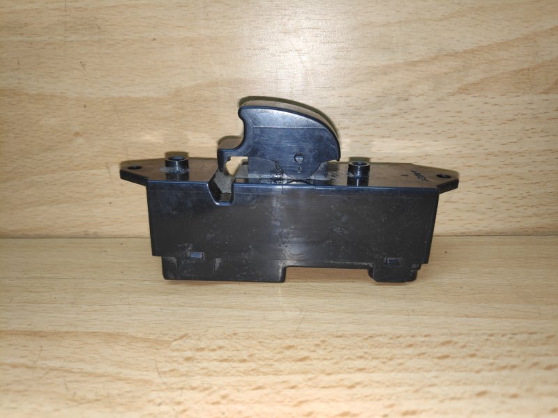 Кнопка стеклоподъемника Mitsubishi Outlander 2 8608A061 Б/У