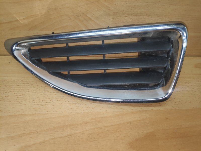 Решетка радиатора правая Renault Megane Rn07025 Б/У