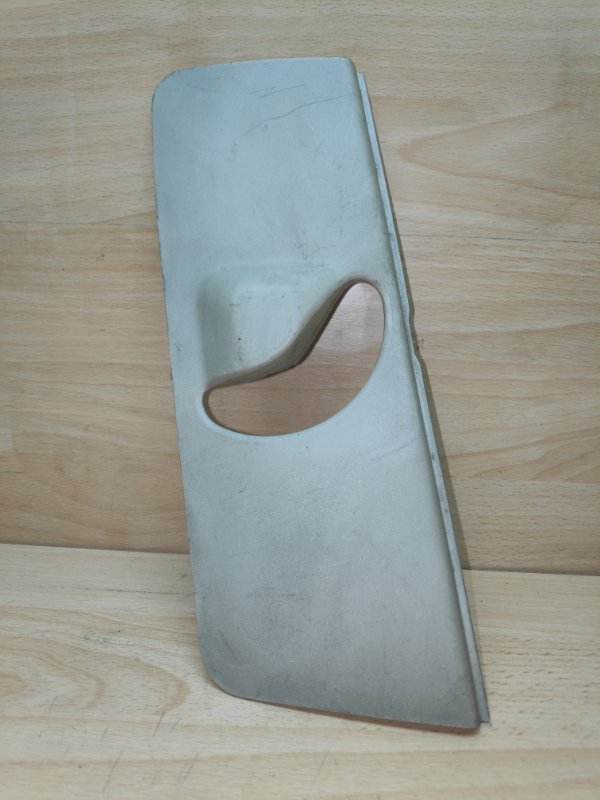 Накладка стойки левая LS460