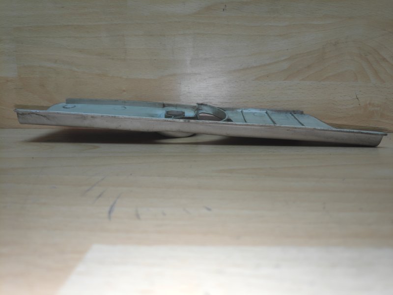 Накладка стойки левая LS460