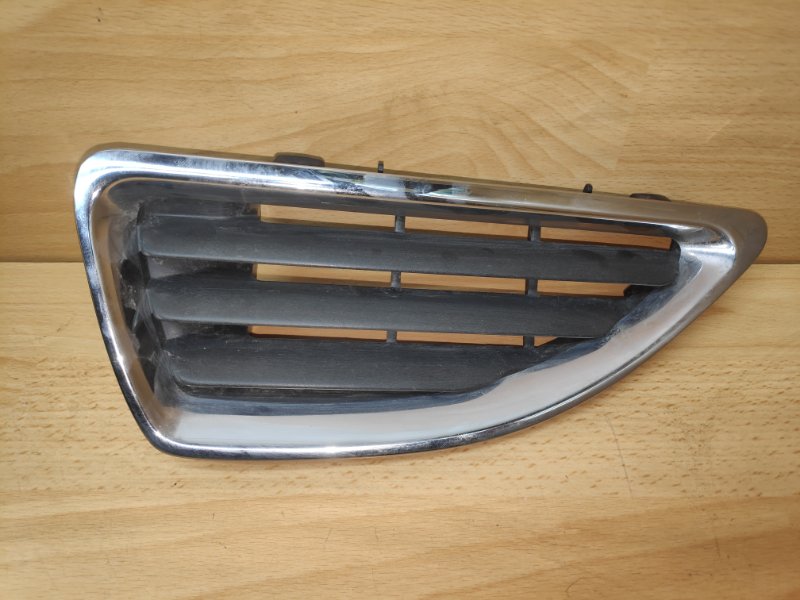 Решетка радиатора левая Renault Megane 7700428963 Б/У