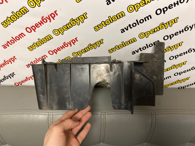 Дефлектор радиатора Toyota Land Cruiser 200 Дефлектор радиатора Toyota Land Cruiser 200