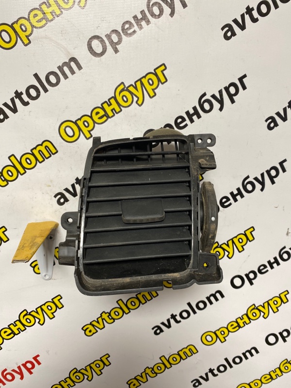 Запчасть дефлектор воздушный левый Honda Civic 77620SNAA120 Б/У Дефлектор воздушный левый Honda Civic 77620SNAA120 Б/У