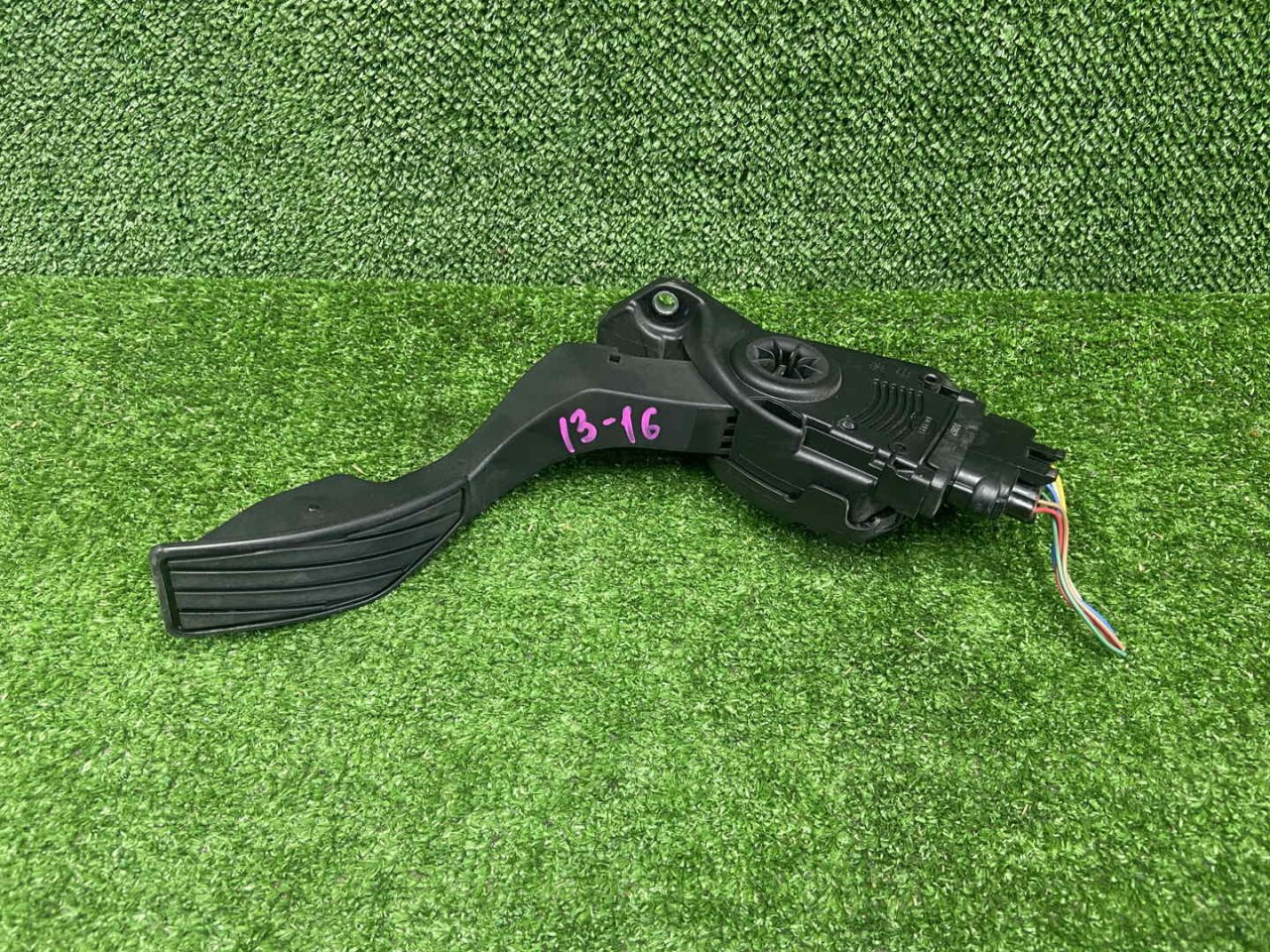 Педаль газа SUZUKI SX4 2 007 YA11S M15A 4940079J40 контрактная