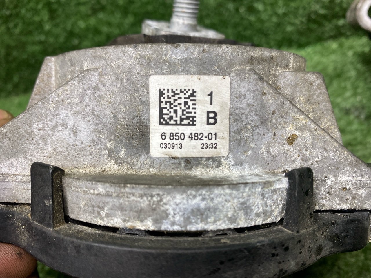 Подушка двигателя передняя X3 2 011 F25 N52B30A