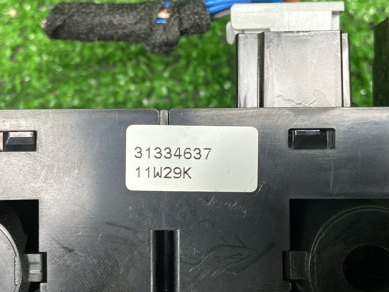 Кнопка стояночного тормоза XC60 2012 DZ47 B4204T7 Кнопка стояночного тормоза XC60 2012 DZ47 B4204T7