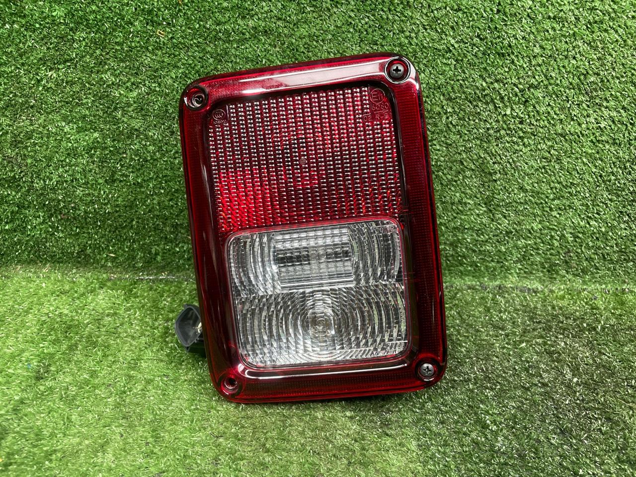 Стоп-сигнал правый JEEP WRANGLER 2014 JK ERB 55078146AG контрактная
