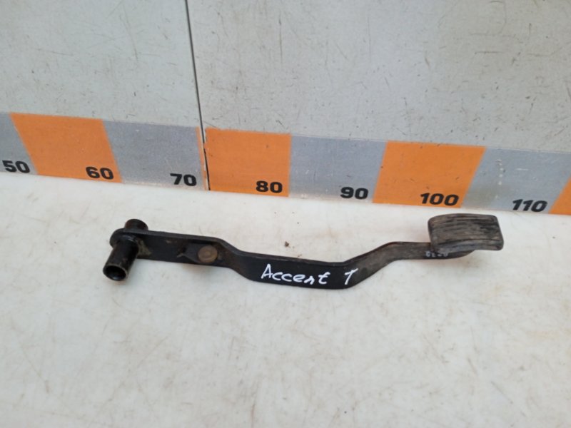 Педаль тормоза Hyundai Accent 2000-2012 LC 1.3 3281025020 Б/У