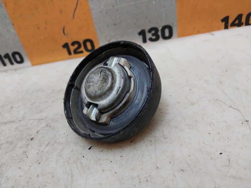 Крышка бензобака C-Class 1994 W202 2.8