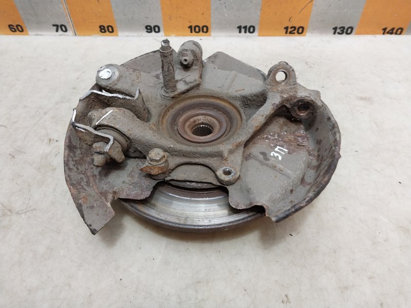 Кулак поворотный задний правый C-Class 1994 W202 2.8