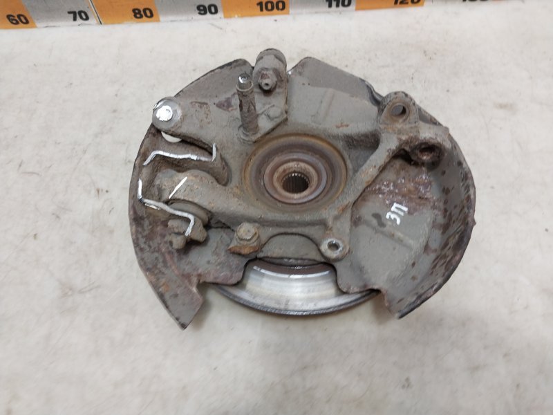 Кулак поворотный задний правый C-Class 1994 W202 2.8