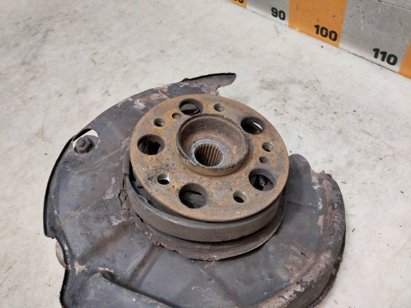 Кулак поворотный задний правый C-Class 1994 W202 2.8