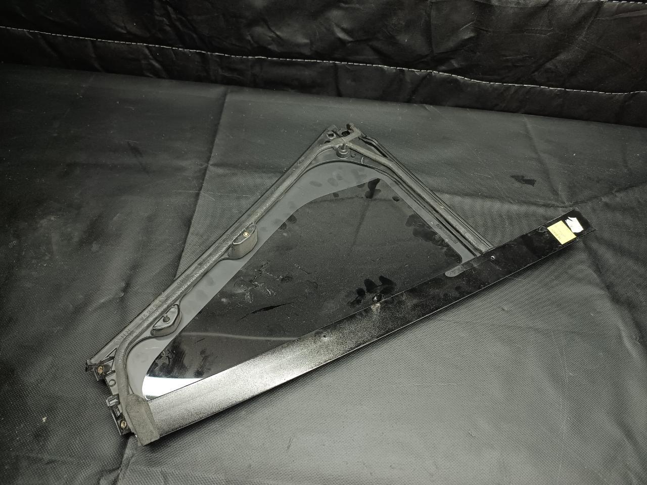 Стекло двери правое R