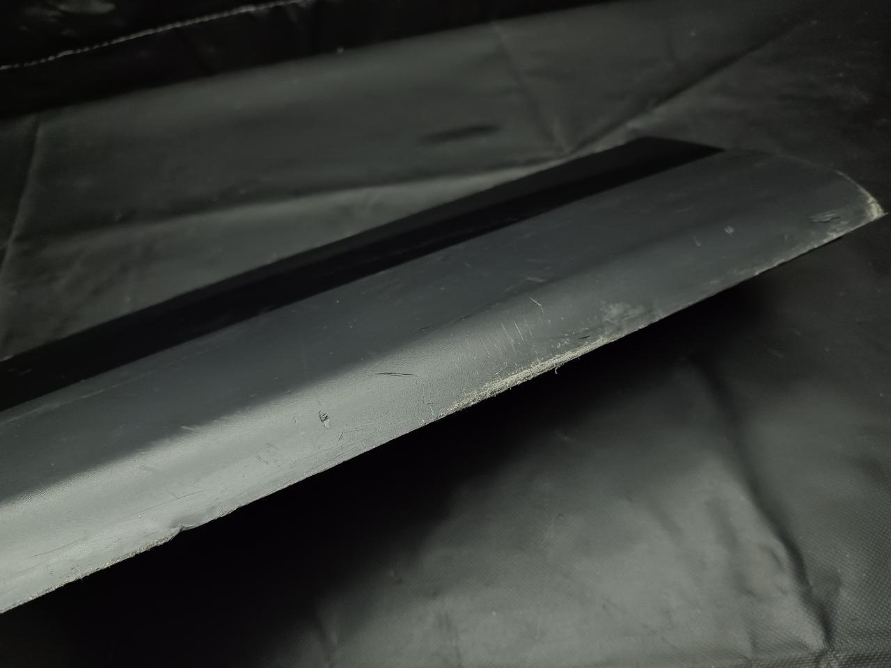 Накладка двери задняя правая R Накладка двери задняя правая R