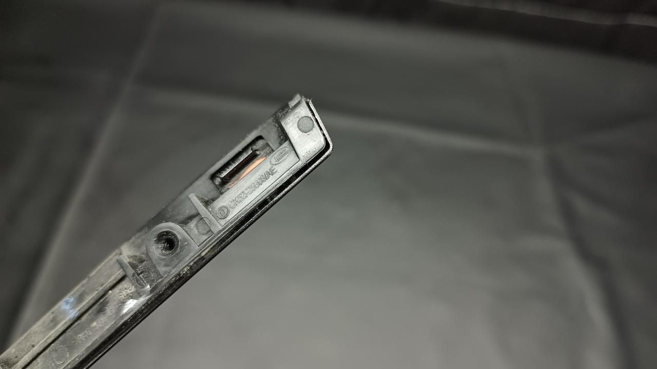 Накладка двери задняя правая R Накладка двери задняя правая R