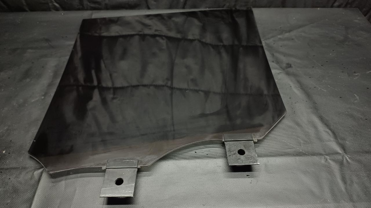 Стекло двери заднее правое R Стекло двери заднее правое R