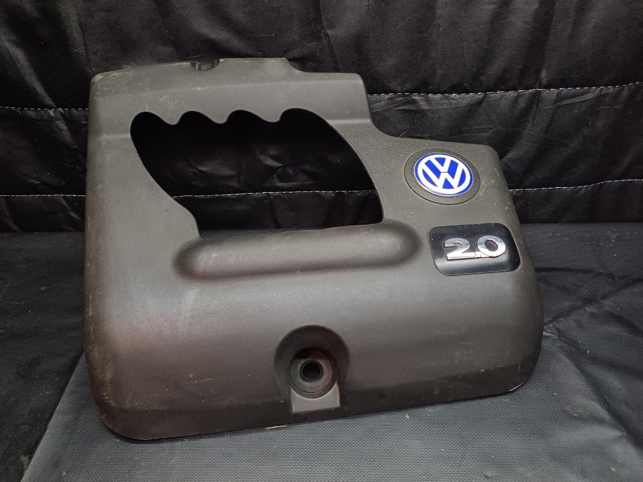 Запчасть декоративная крышка двигателя Volkswagen golf 06A103925AJ Б/У Декоративная крышка двигателя Volkswagen golf 06A103925AJ Б/У