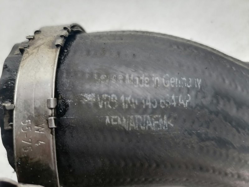 Патрубок интеркулера Passat 2012 B7 1.6 TDi