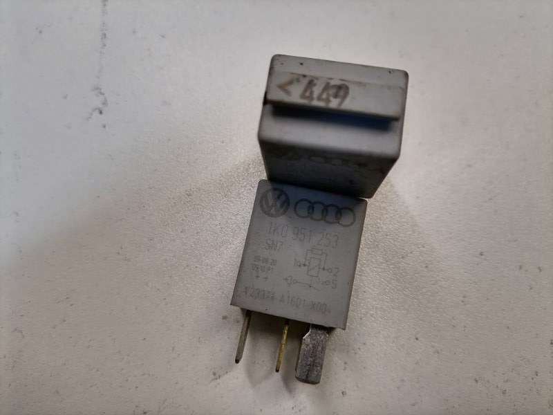 Реле VAG Passat B7 B7