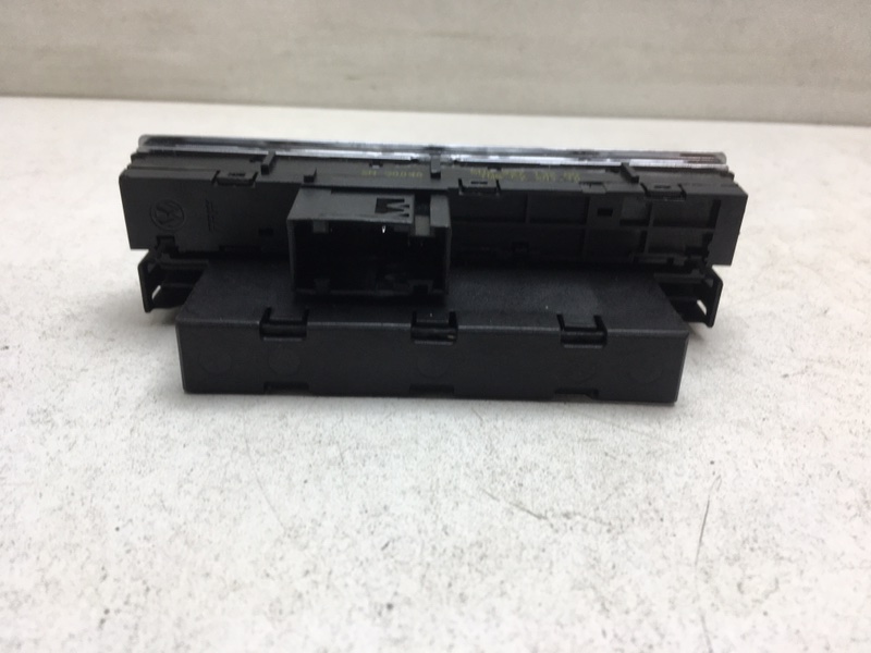 Кнопка ESP Tiguan 2.0 TDi