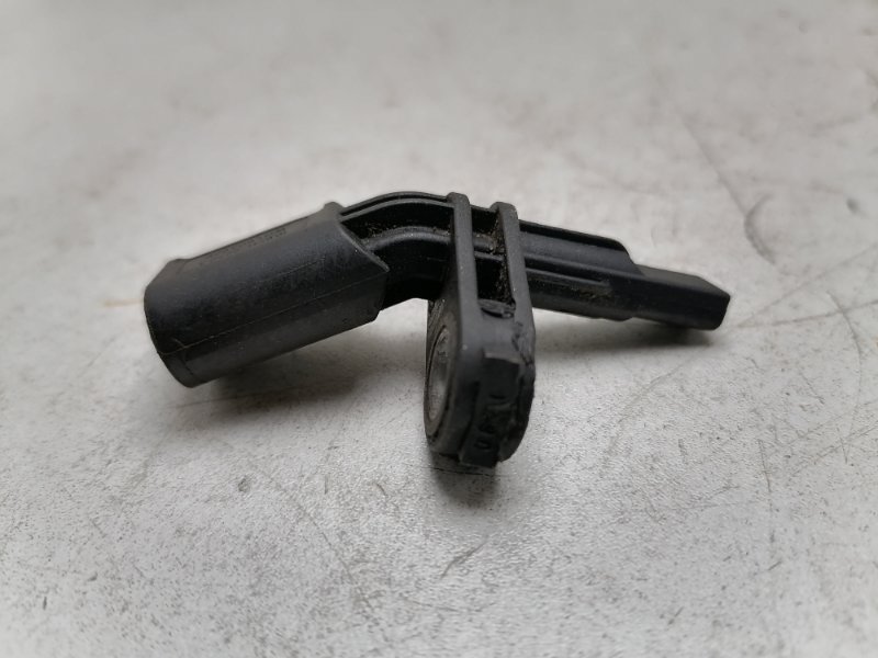 Датчик abs передний правый Tiguan 2.0 TDi