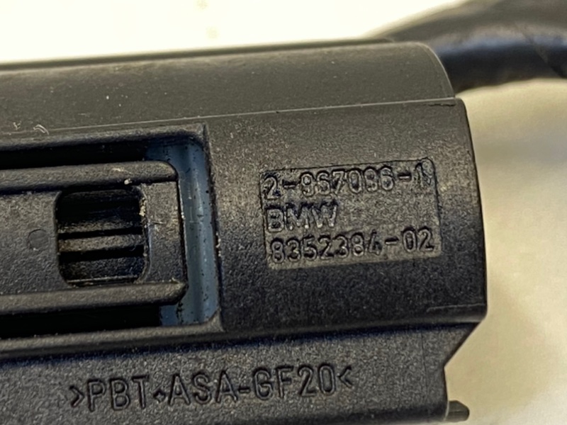Разъем 8352384