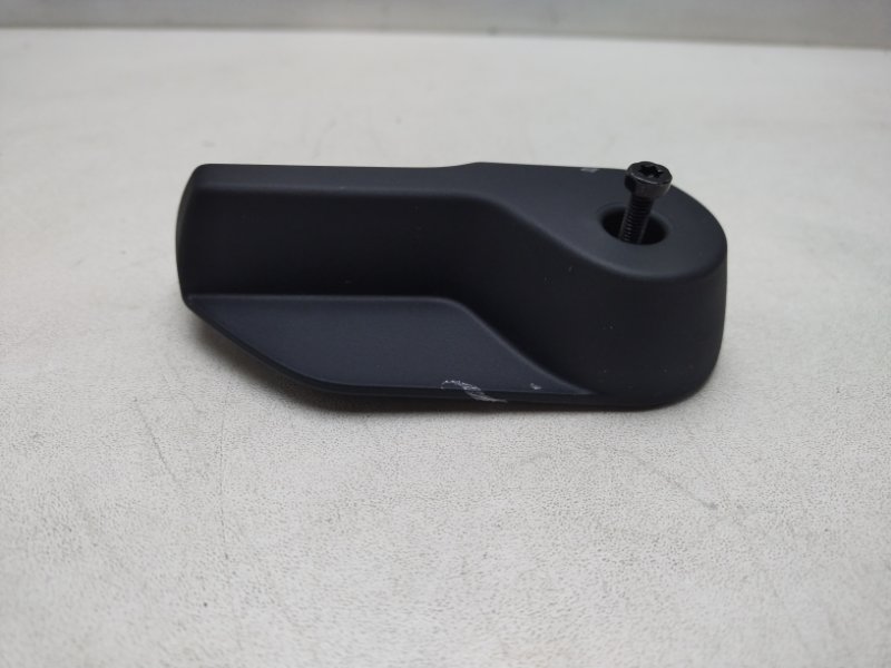 Ручка открывания капота Geely Monjaro