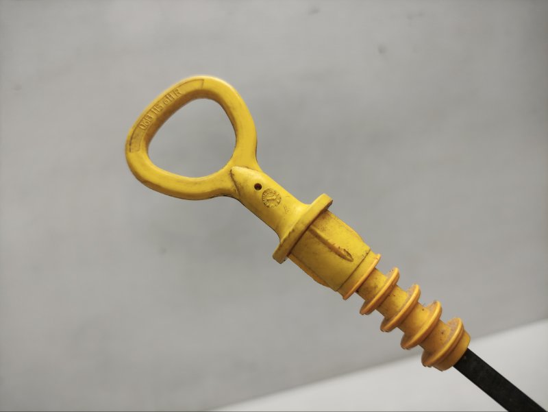 Щуп масляный Passat B5 Щуп масляный Passat B5