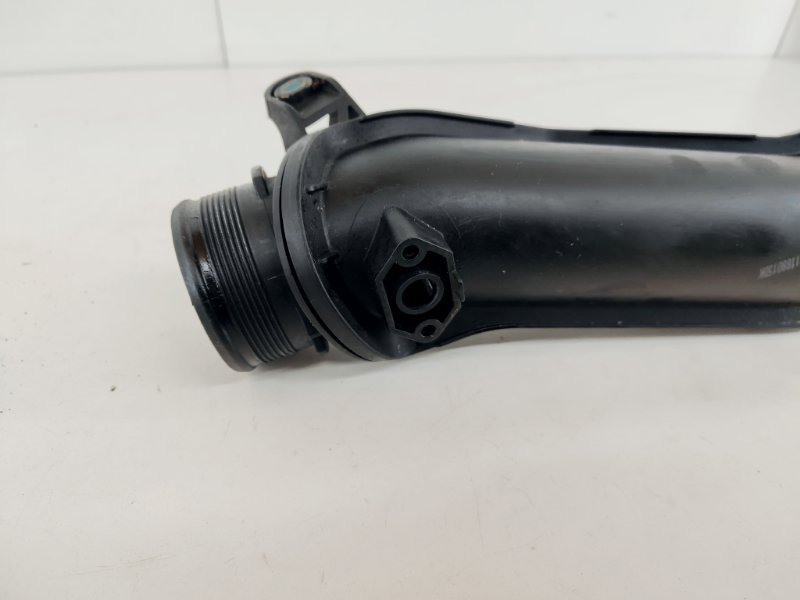 Патрубок интеркулера Touareg 2 NF 3.0 TDi