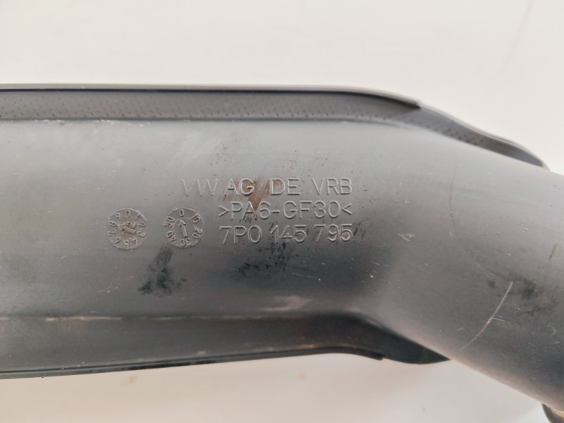 Патрубок интеркулера Touareg 2 NF 3.0 TDi