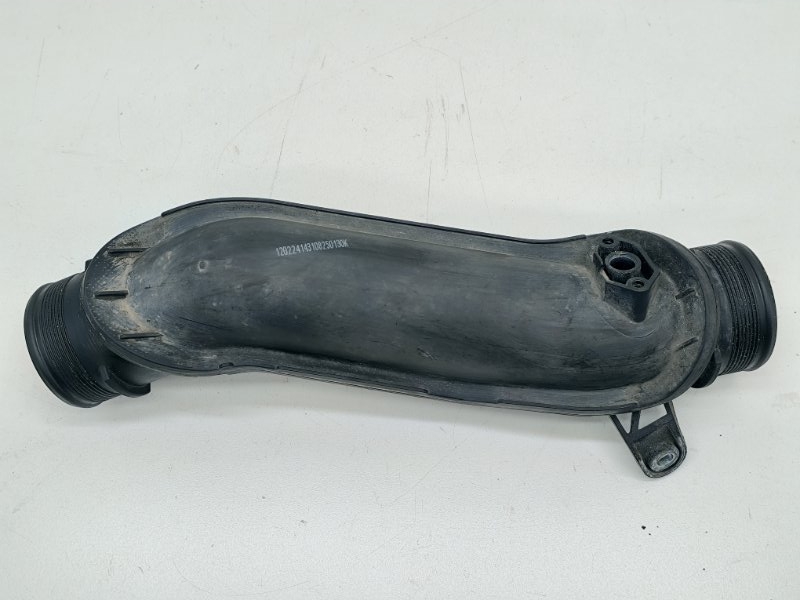 Патрубок интеркулера Volkswagen Touareg NF 3.0 TDi 7P0145795 Б/У