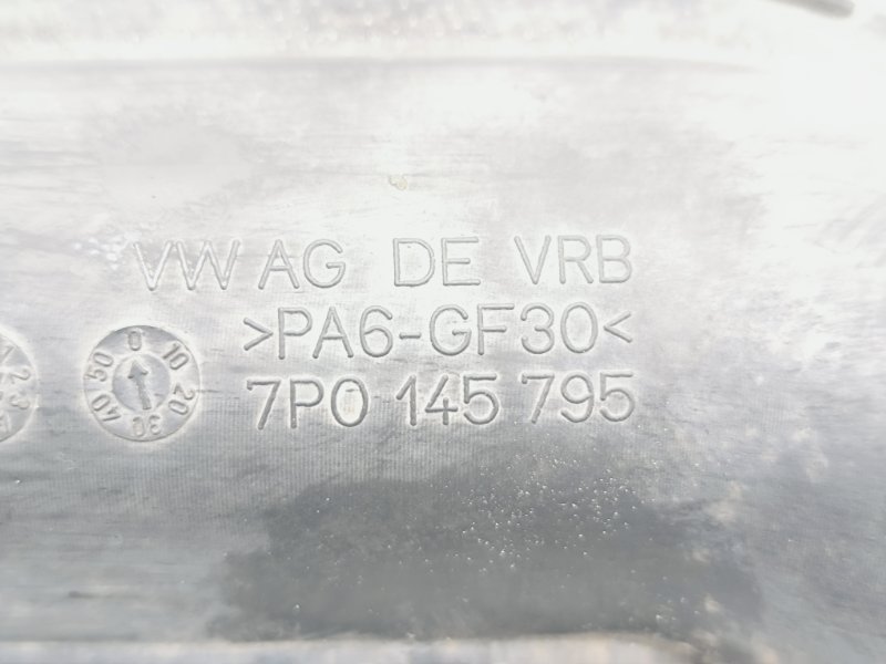 Патрубок интеркулера Touareg NF 3.0 TDi