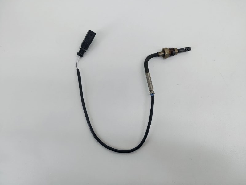 Датчик температуры выхлопных газов Volkswagen Touareg 2 NF 4.2 057906088A Б/У