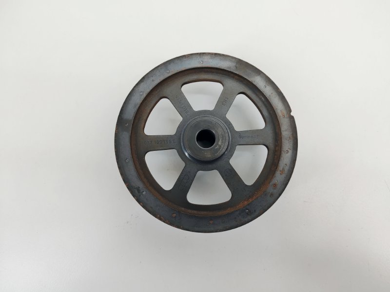 Запчасть шкив распредвала Volkswagen Touareg 2 NF 4.2 057109105L Б/У Шкив распредвала Volkswagen Touareg 2 NF 4.2 057109105L Б/У