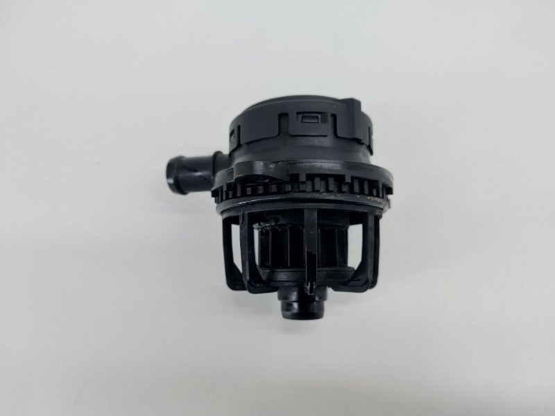 Маслоотделитель Volkswagen Touareg 2 NF 4.2 057103495AB Б/У