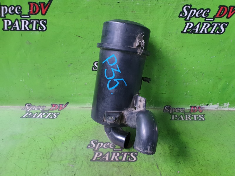 Корпус воздушного фильтра Mitsubishi Delica P35W 4D56 1997 (б/у)