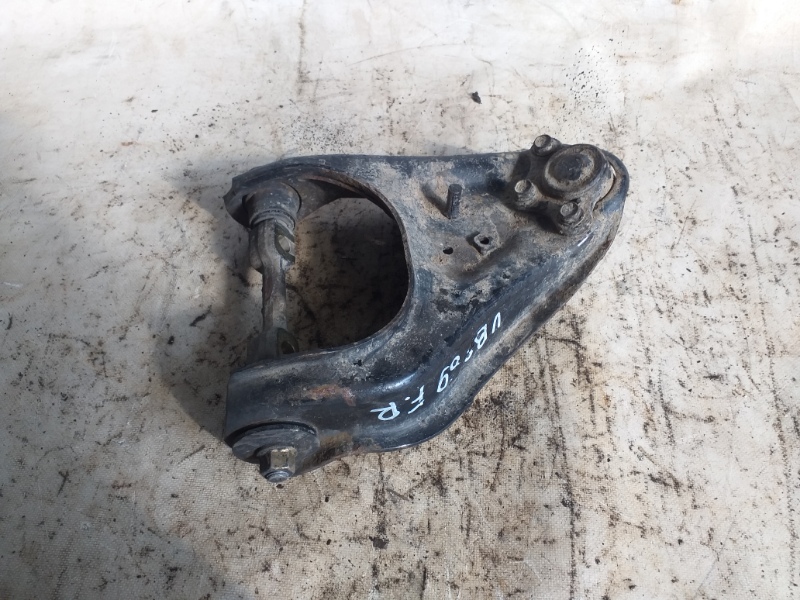 Запчасть рычаг передний правый ISUZU BIGHORN UBS69 4JG2 контрактная Рычаг передний правый ISUZU BIGHORN UBS69 4JG2 контрактная