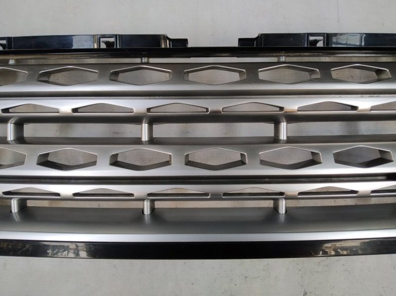 Решетка радиатора Land Rover Discovery 4 L319