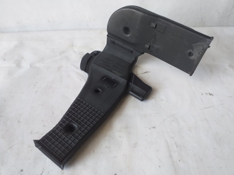 Запчасть воздуховод правый LEXUS LS600 2007.06 UVF45 2UR-FSE 63930-50010 контрактная Воздуховод правый LEXUS LS600 2007.06 UVF45 2UR-FSE 63930-50010 контрактная