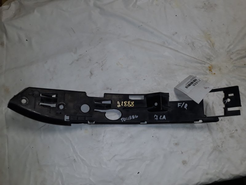 Запчасть крепление бампера переднее правое VOLKSWAGEN TOUAREG 7LA 7L6807184C контрактная Крепление бампера переднее правое VOLKSWAGEN TOUAREG 7LA 7L6807184C контрактная