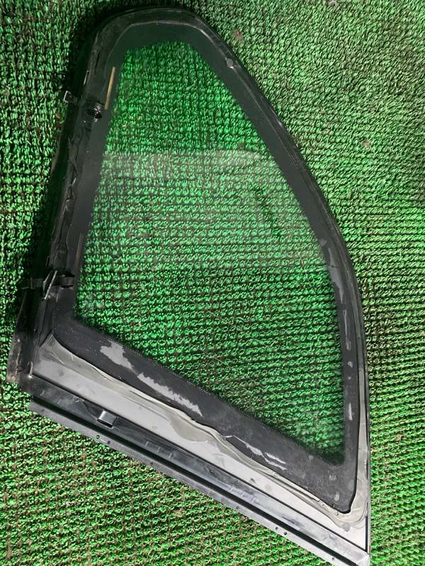 Стекло собачника заднее левое BMW X5 E53 M54 Стекло собачника заднее левое BMW X5 E53 M54