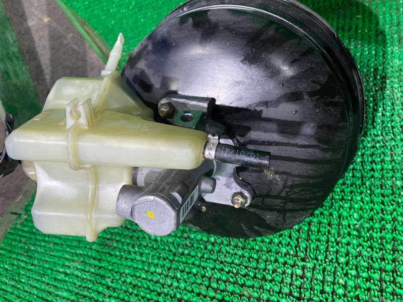 Главный тормозной цилиндр X5 2001 E53 M54 Главный тормозной цилиндр X5 2001 E53 M54