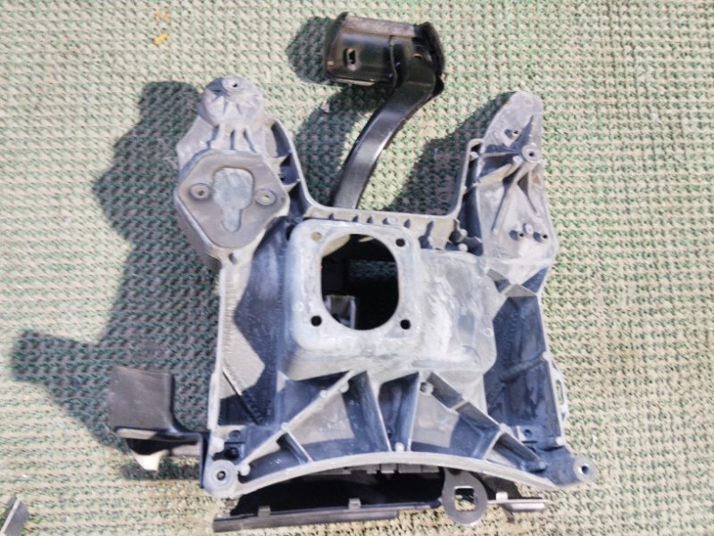 Педаль тормоза TOUAREG 2004 7LA BKJ