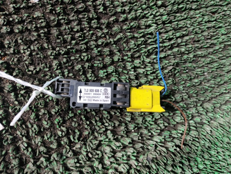 Запчасть датчик удара air bag VOLKSWAGEN TOUAREG 7LA BMV 7L0 909 606 C контрактная Датчик удара AIR BAG VOLKSWAGEN TOUAREG 7LA BMV 7L0 909 606 C контрактная