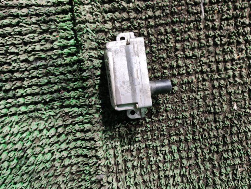 Запчасть датчик ускорения VOLKSWAGEN TOUAREG 7LA BMV 7H0 907 652 контрактная Датчик ускорения VOLKSWAGEN TOUAREG 7LA BMV 7H0 907 652 контрактная