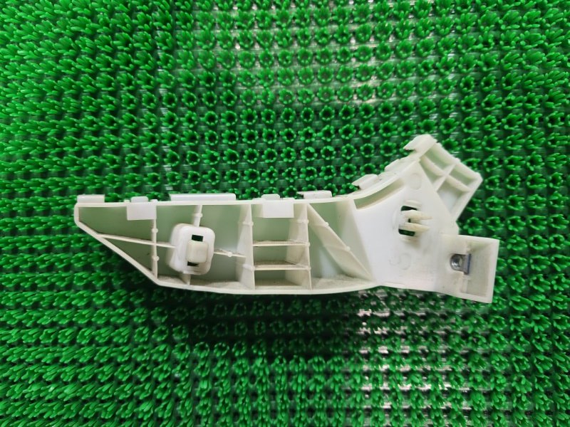 Крепление бампера переднее левое VERISA DC5W Крепление бампера переднее левое VERISA DC5W