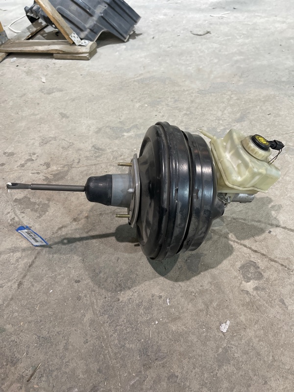 Главный тормозной цилиндр X5 2001 E53 M54 Главный тормозной цилиндр X5 2001 E53 M54